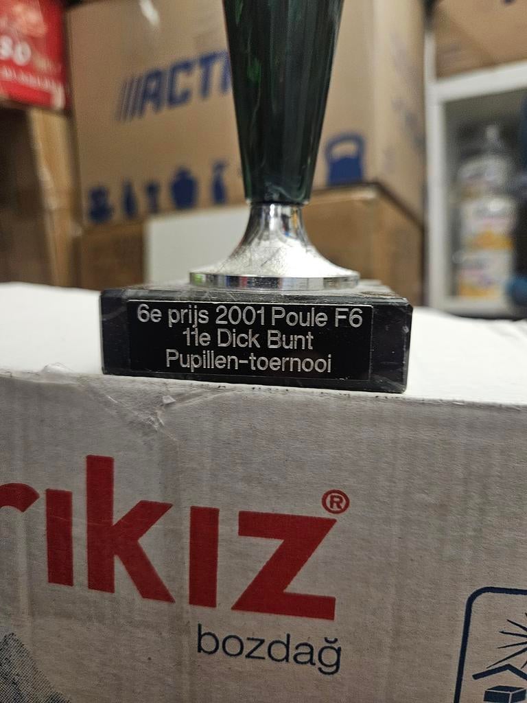 Twee trofeeën van voetbaltoernooien, Verzamelen, Sportartikelen en Voetbal, Ophalen of Verzenden