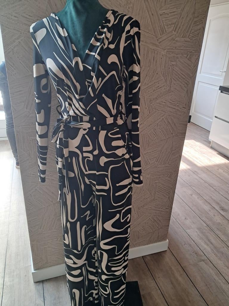 Jumpsuit travelstof beige/zand met zwart, Ophalen of Verzenden, Zo goed als nieuw, Beige