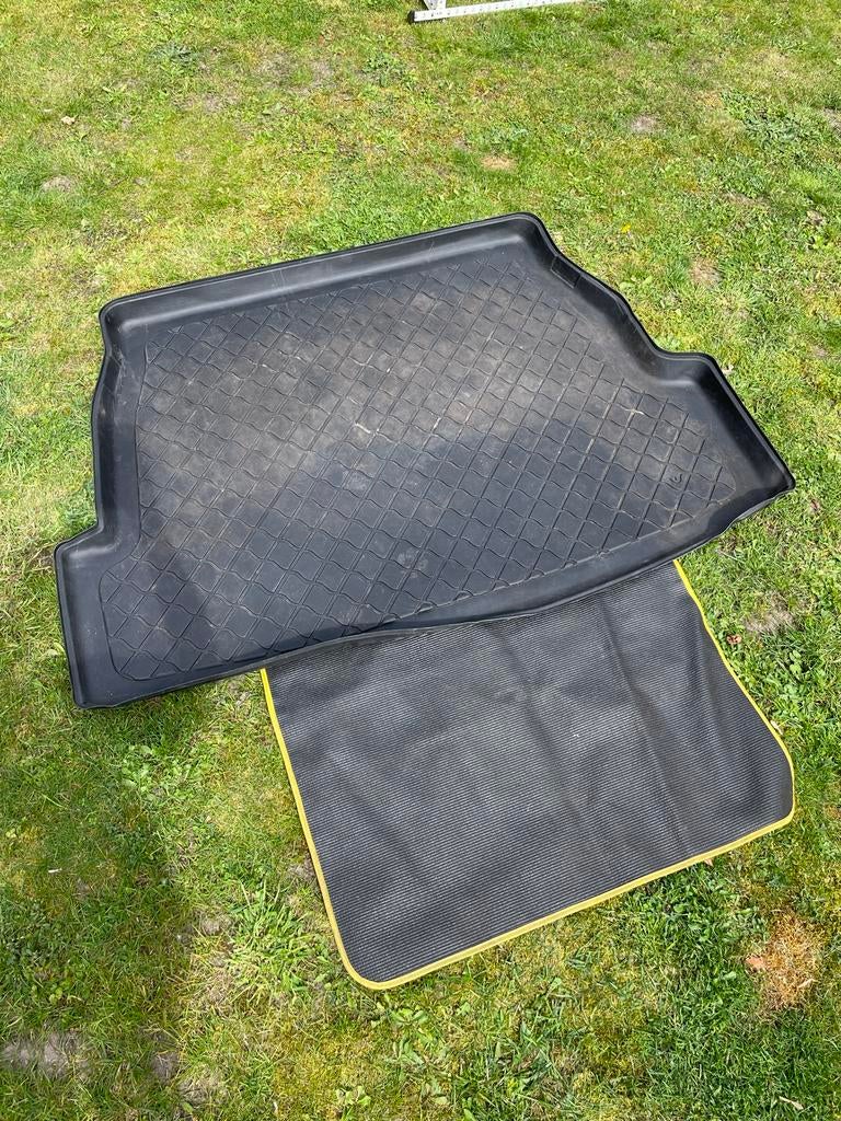 Kofferbakmat Toyota RAV4, Ophalen, Gebruikt