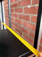 SET VAN 2 ZWARTE OPEN KASTEN METAAL INDUSTRIEEL, Ophalen, Gebruikt