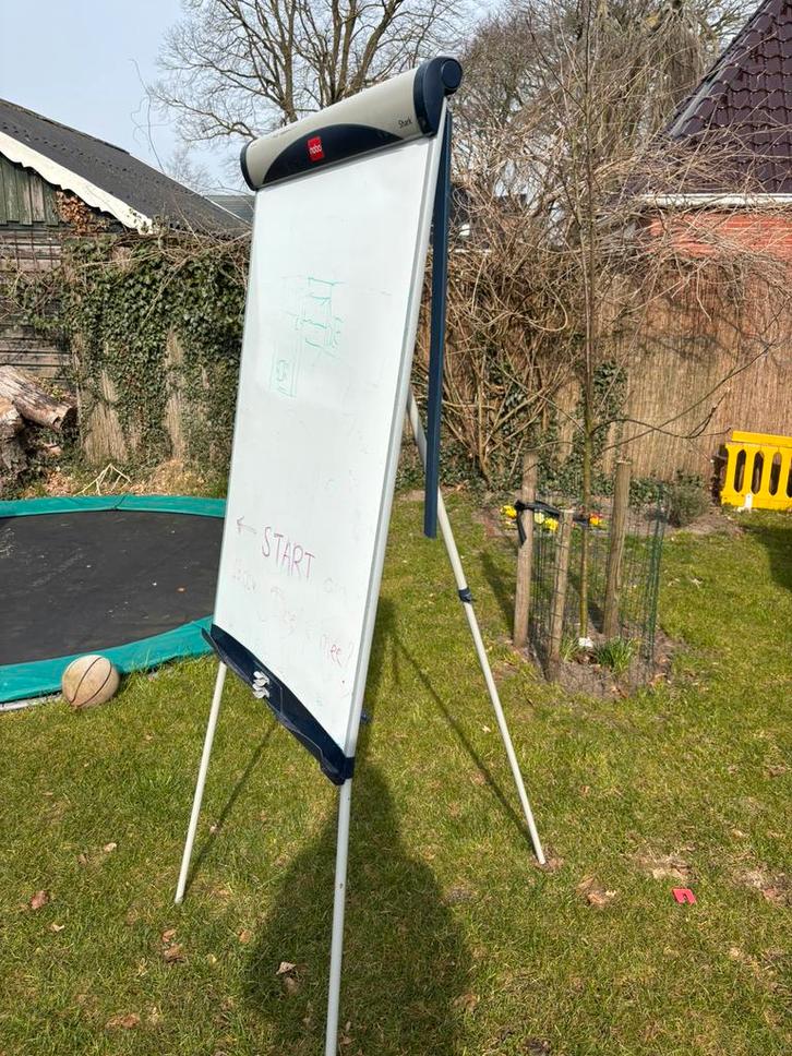 Nobo flipover whiteboard op standaard driepoot, Diversen, Bureau-accessoires, Gebruikt, Ophalen
