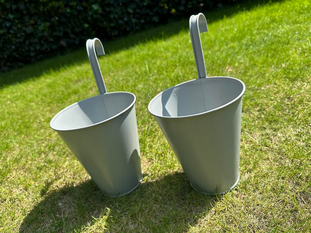 Jysk hang bloempotten grijs, Kunststof, Gebruikt, Minder dan 30 cm, Rond