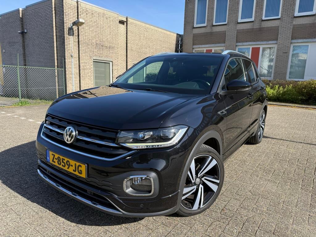 Volkswagen T-Cross 1.0 TSI R-line 115pk 7-DSG 2019 Zwart, Auto's, T-Cross, Zwart, 1175 kg, 630 kg