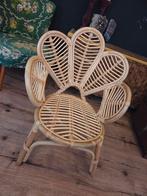 Rotan kinderkamer stoel, Kinderen en Baby's, Kinderkamer | Tafels en Stoelen, Ophalen, Zo goed als nieuw, Stoel(en)