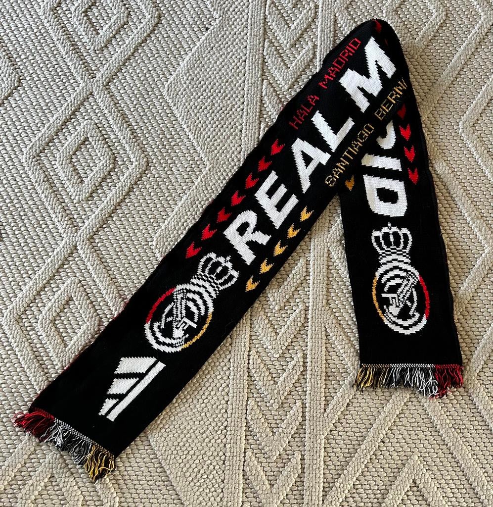 Real Madrid Adidas supportersjaal voetbalsjaal Hala Madrid, Verzamelen, Sportartikelen en Voetbal, Ophalen of Verzenden, Zo goed als nieuw