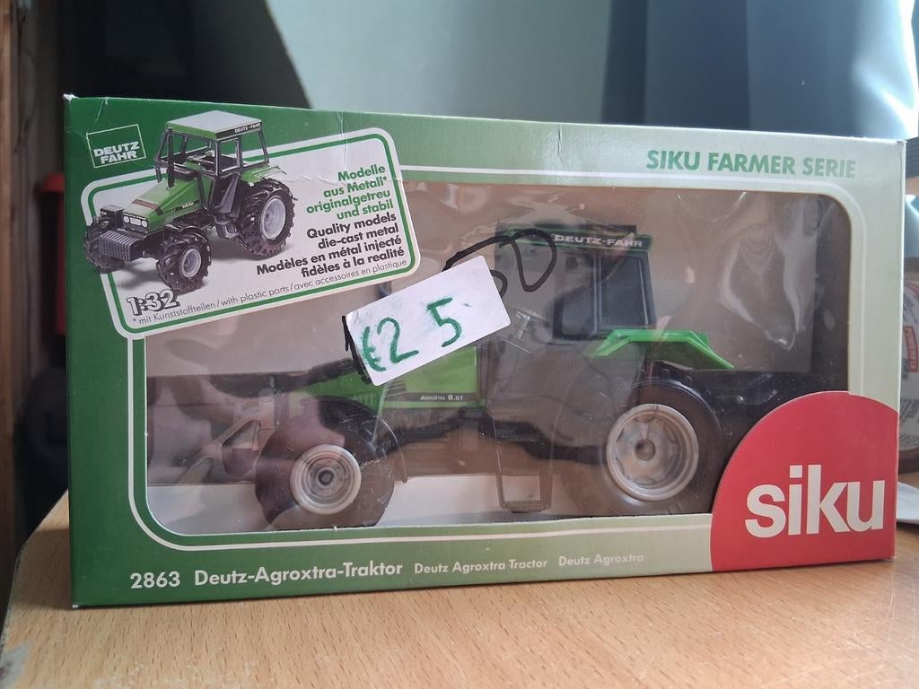 Deutz agrotron, Hobby en Vrije tijd, Modelauto's | 1:32, Zo goed als nieuw, Tractor of Landbouw, SIKU, Ophalen of Verzenden