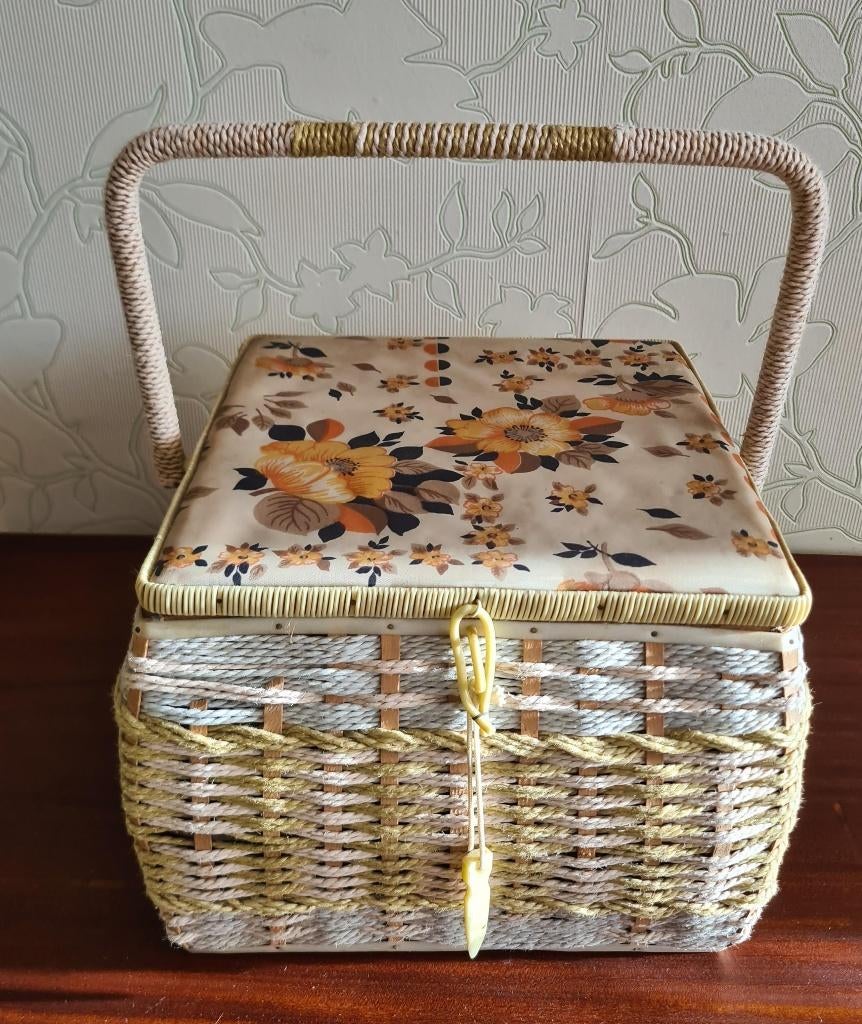 te koop: naaimand met hengsel, retro vintage jaren 50 / 60, Ophalen of Verzenden, Gebruikt