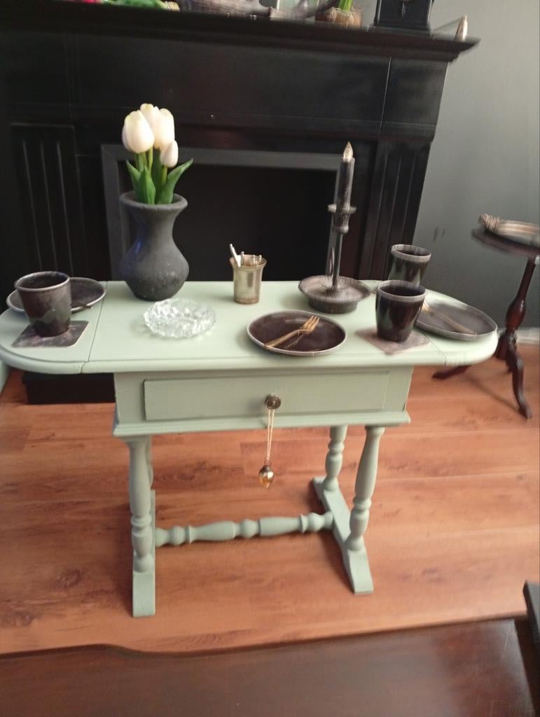 Shabby chique / antiek hangoor tafeltje., Ophalen