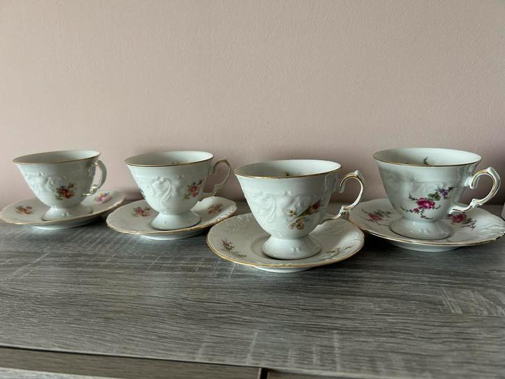 4 Antieke Wawel Poland Kop en Schotels met Bloemmotief, Antiek en Kunst, Antiek | Servies los, Ophalen of Verzenden