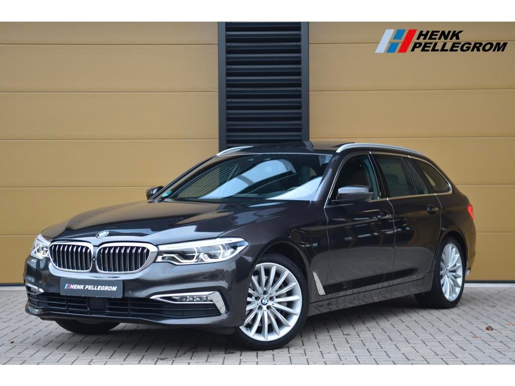 BMW 5 Serie Touring 540i xDrive High Executive * Panoramadak, Auto's, Gebruikt, 340 pk, Vierwielaandrijving, 1740 kg