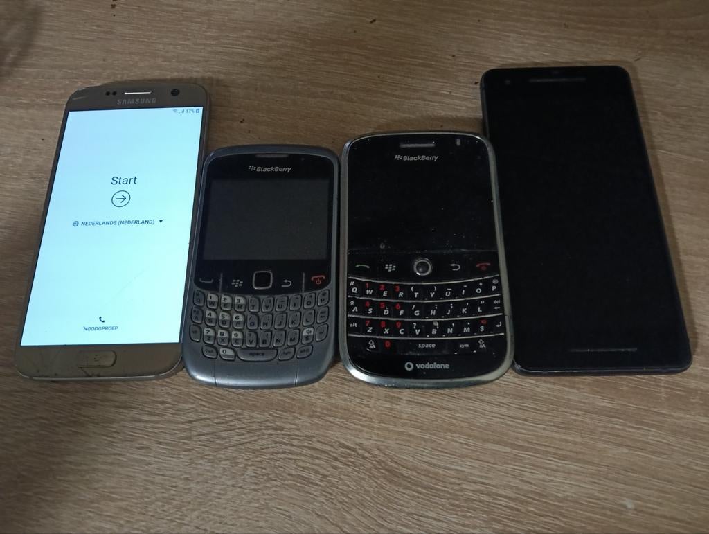 Oude telefoons, Telecommunicatie, Mobiele telefoons | Blackberry, Ophalen of Verzenden, 6 megapixel of meer