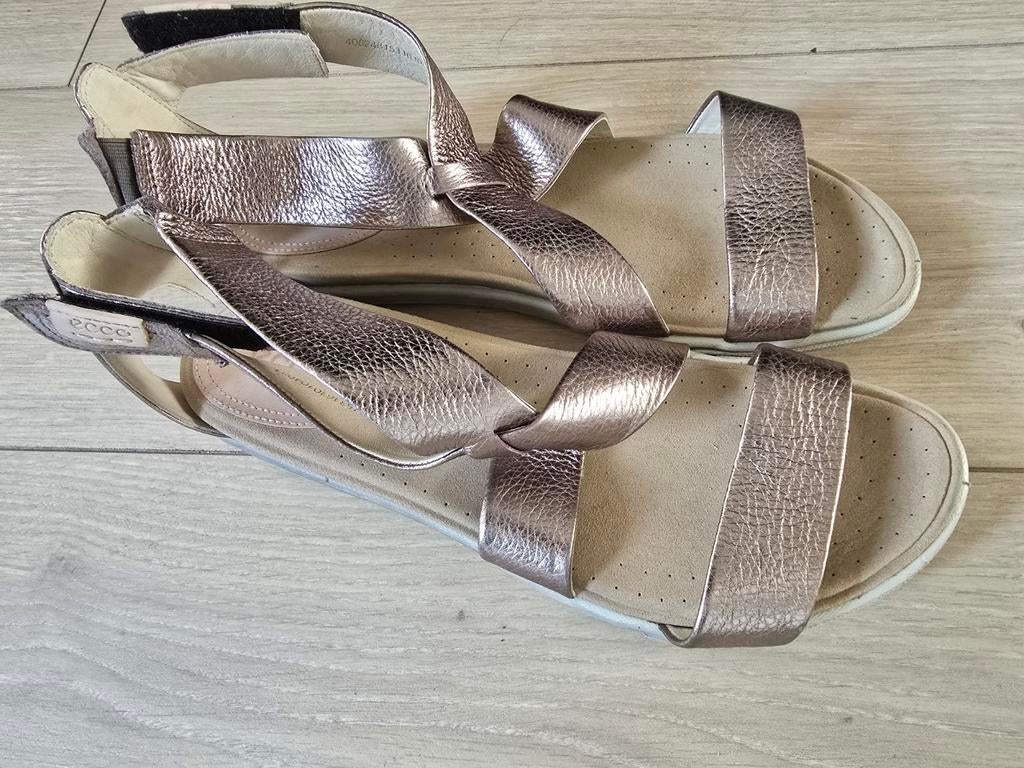 Ecco sandalen goud 40, Kleding | Dames, Schoenen, Ophalen of Verzenden, Zo goed als nieuw, Overige typen
