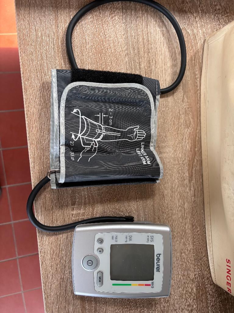 Beurer BM 35 Bloeddrukmeter Zilver Grijs Kunststof, Ophalen of Verzenden, Zo goed als nieuw, Overige typen