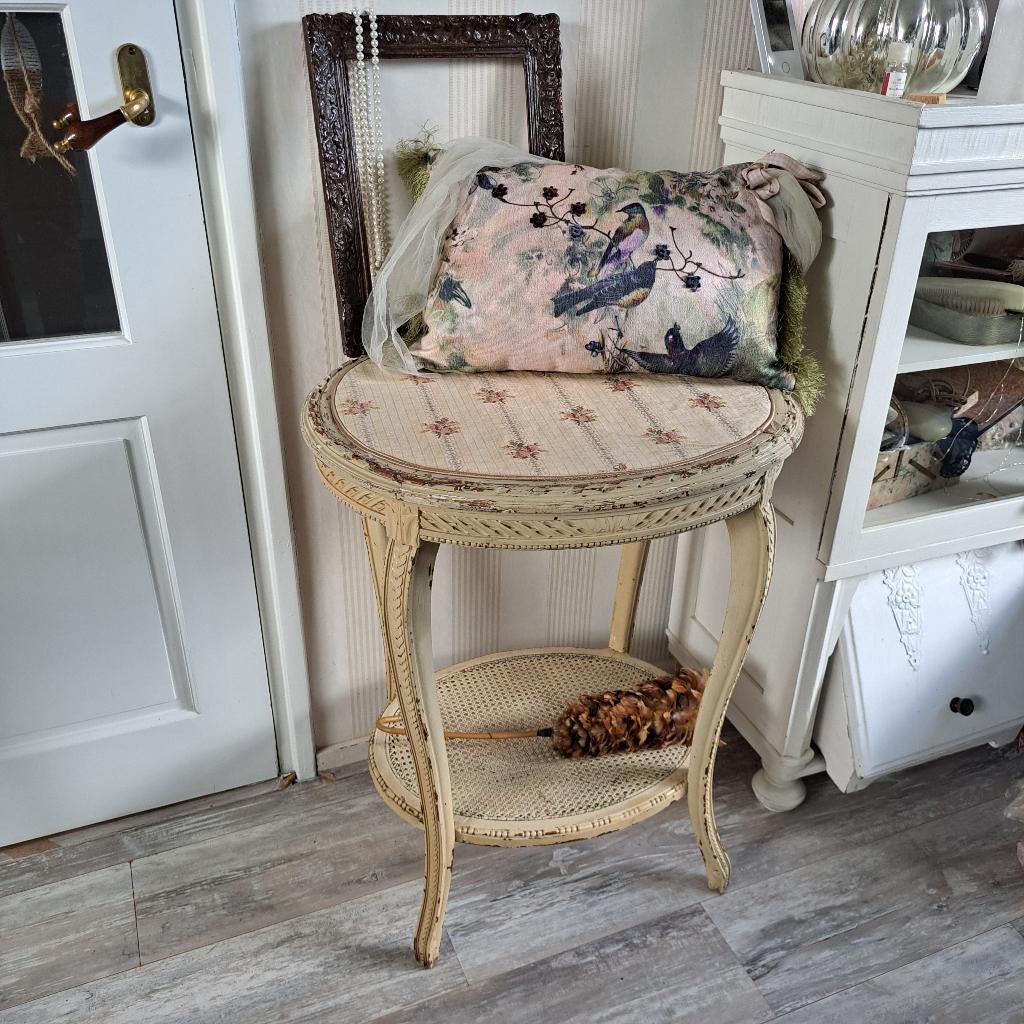 Brocante frans ovaal bijzettafeltje, Antiek en Kunst, Ophalen