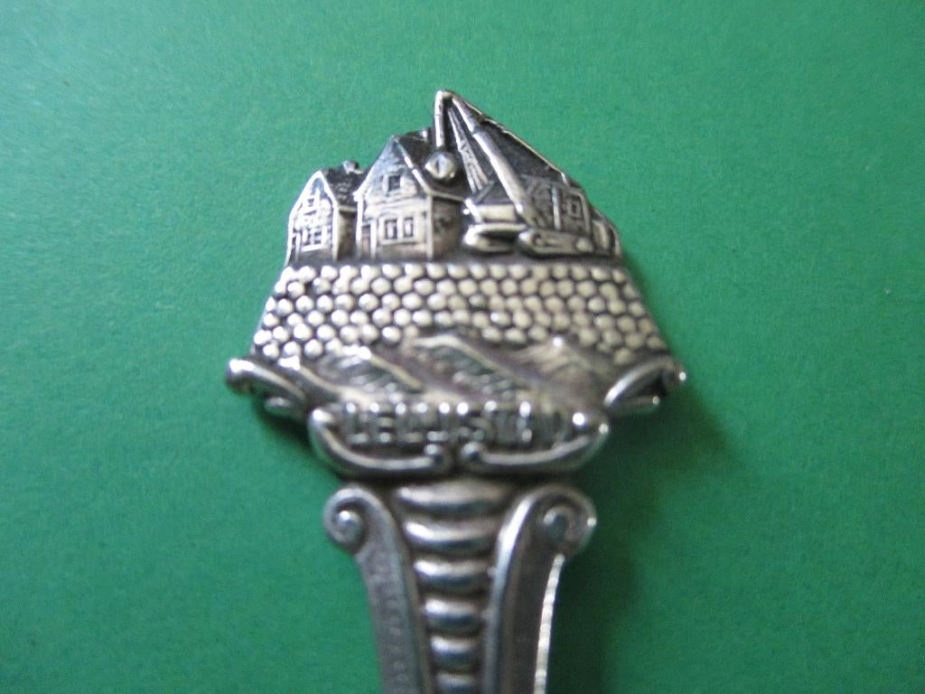 Lepeltje Lelijstad, Verzenden, Zo goed als nieuw