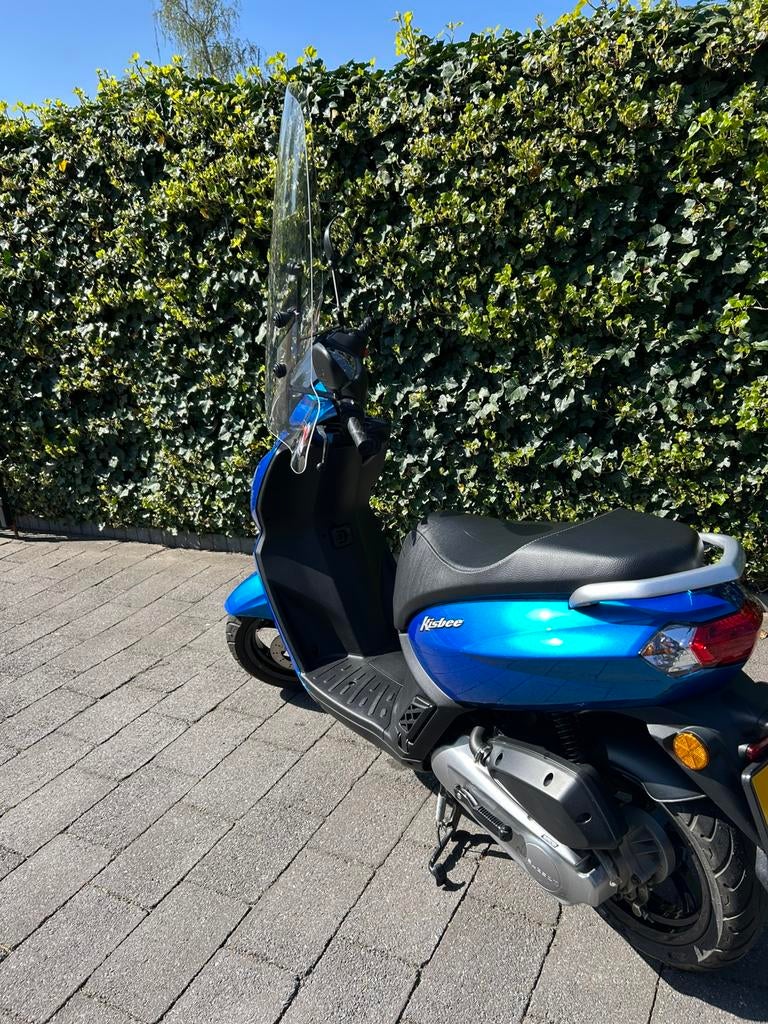 Scooter met geel kenteken kisbee, Ophalen, Zo goed als nieuw, Benzine, Peugeot