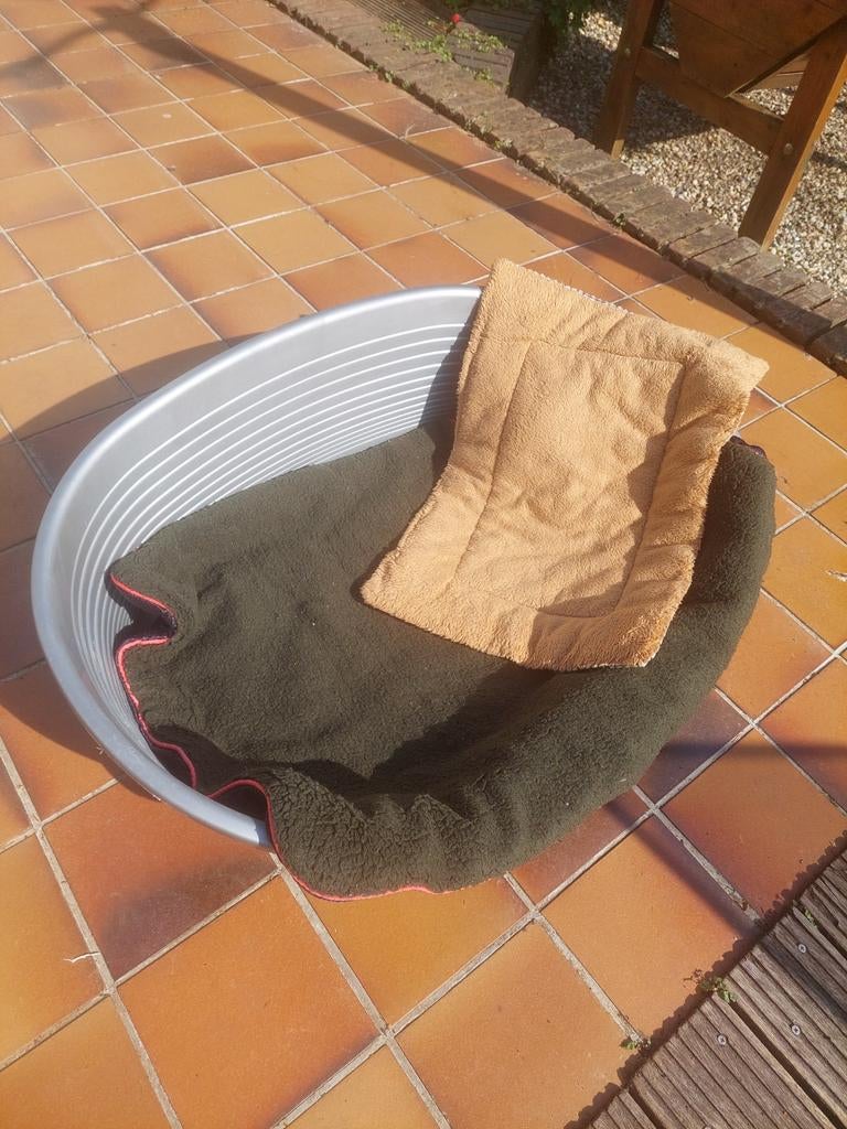 Hondenmand met 2 kleden, Ophalen of Verzenden, Gebruikt, Polyester