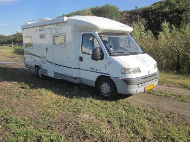 Nette Fiat Ducato met Chausson opbouw camper met nieuwe APK!, Ringverwarming, Fiat, Koelkast, Luifel