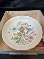 Porseleinen schaaltje met bloemen van Aynsley, Ophalen