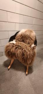 Prachtige schommelstoel met schapenvacht!, Huis en Inrichting, Ophalen, Kunststof, Zwart, Zo goed als nieuw