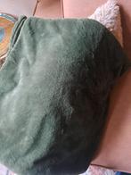 Luxe plaid Donkergroen bont/fluweel gevoerd
130 x 165 cm, Ophalen of Verzenden, Zo goed als nieuw