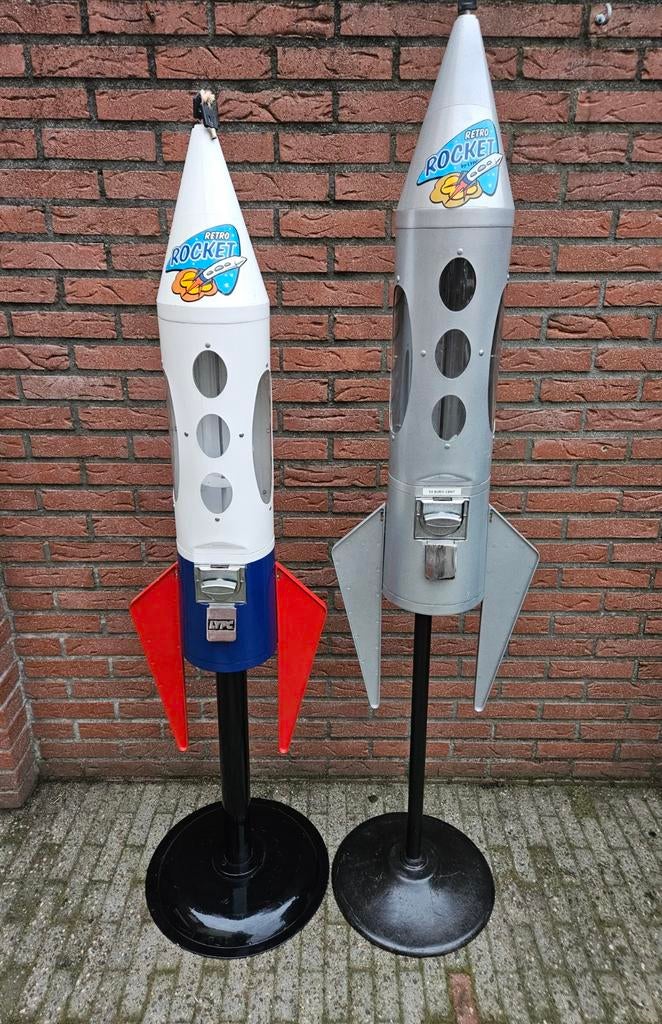 FIFTIES SIXTIES RETRO ROCKET RAKET KAUWGOMBALLEN AUTOMATEN, Verzamelen, Automaten | Overige, Ophalen, Zo goed als nieuw