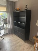 Metalen Kast, Ophalen