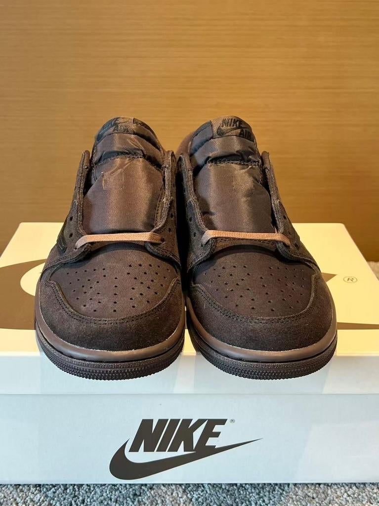 Travis Scott Sneakers - Maten 42, 43, 44 - Gloednieuw, Kleding | Heren, Schoenen, Ophalen of Verzenden, Nieuw, Zwart, Sneakers of Gympen