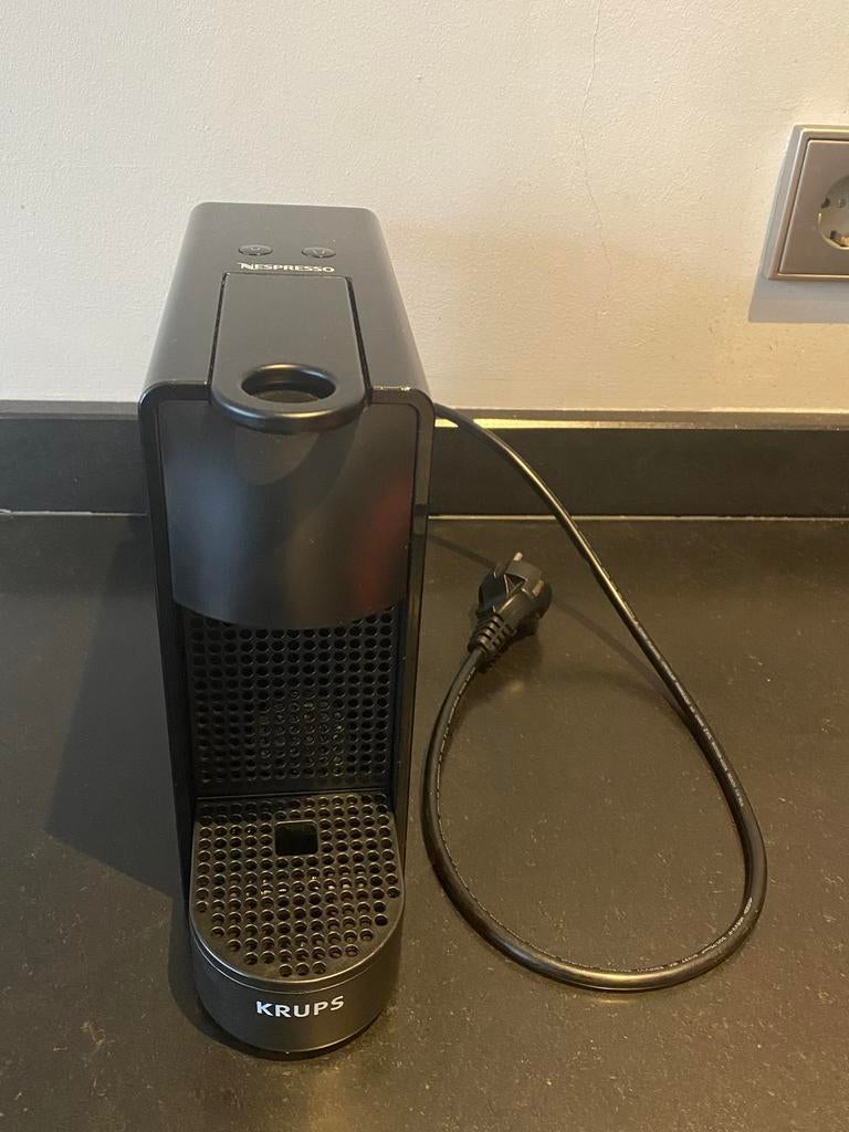 Black Krups Nespresso Coffee Machine, Witgoed en Apparatuur, Koffiezetapparaten, Ophalen, Zo goed als nieuw, Koffiemachine
