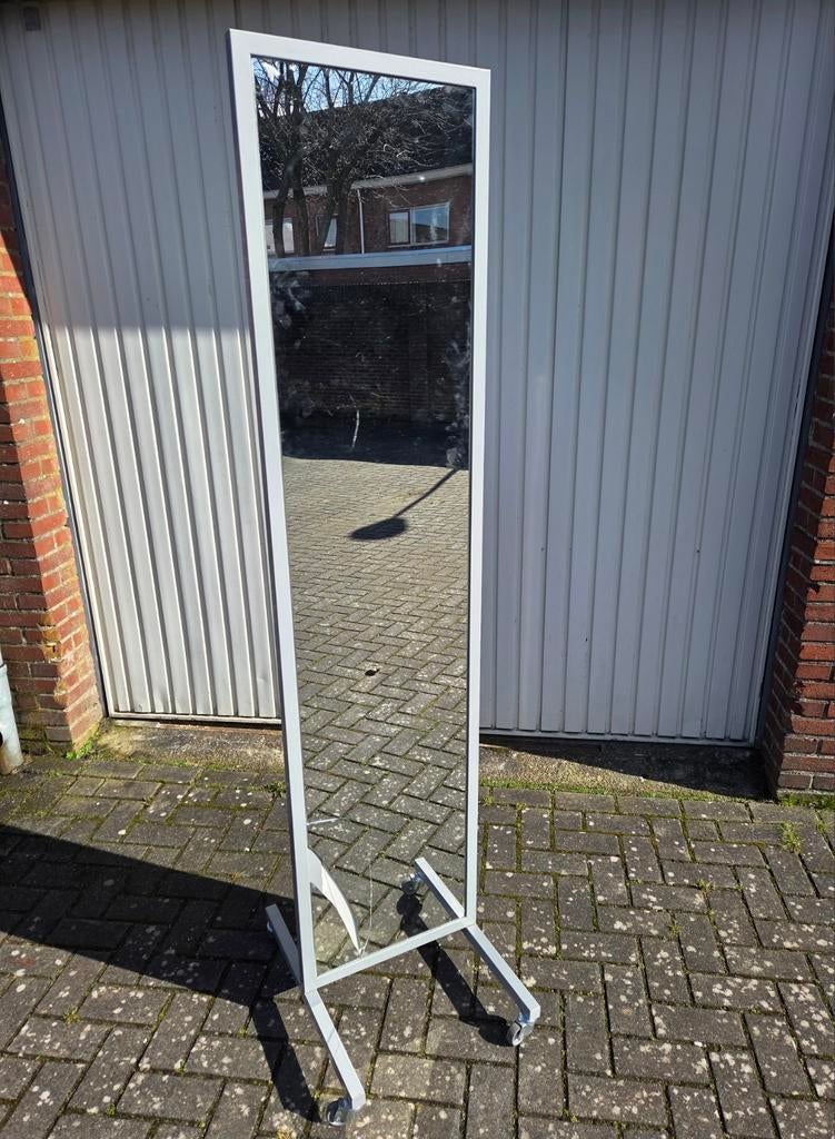Verrijdbare spiegel, Ophalen, Rechthoekig, Minder dan 100 cm