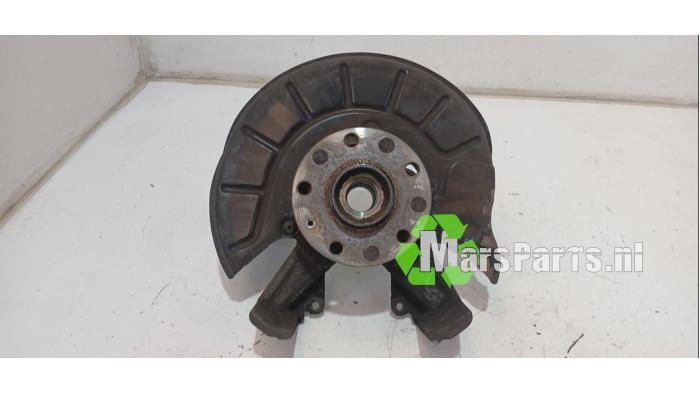 Fusee links-voor van een Volkswagen Golf, Auto-onderdelen, Ophanging en Onderstel, Volkswagen, Gebruikt, 3 maanden garantie, Ophalen of Verzenden