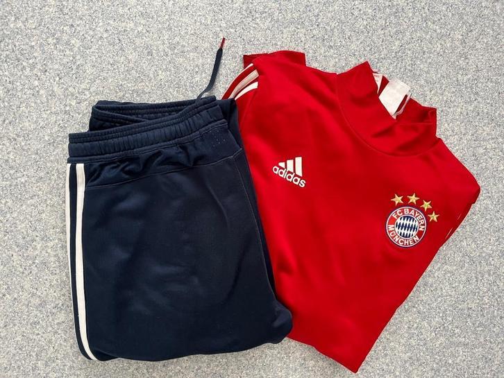 Adidas bayern München XS 176 trainingspak, Sport en Fitness, Voetbal, Zo goed als nieuw, Trainingspak, Maat XS of kleiner, Ophalen of Verzenden