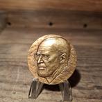 Bronzen penning van Bernhard prins  nederlanden, Postzegels en Munten, Verzenden, Brons, Nederland