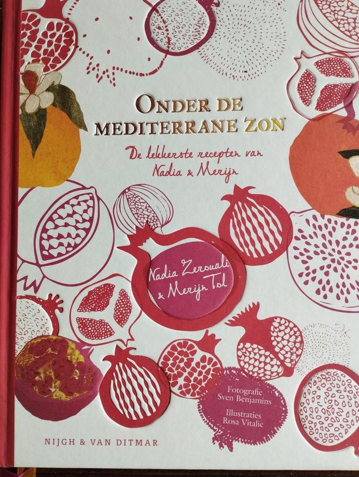 Onder de Mediterrane Zon - Nadia Zerouali, Boeken, Kookboeken, Zo goed als nieuw, Midden-Oosten en Marokko, Ophalen of Verzenden