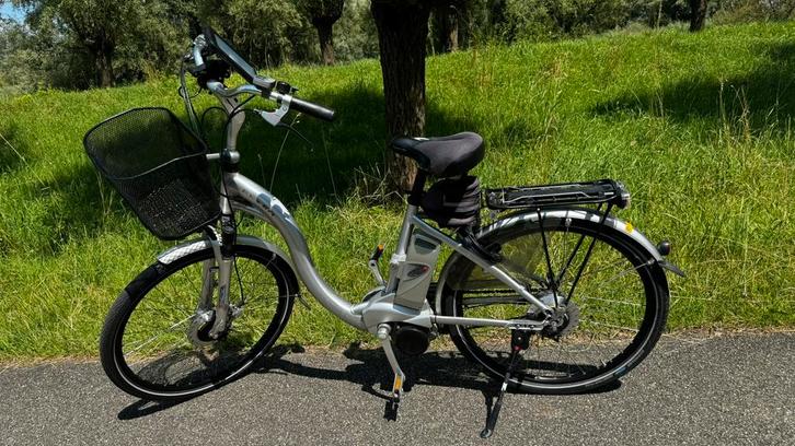 Flyer Elektrische Dames Fiets, Fietsen en Brommers, Elektrische fietsen, Gebruikt, Overige merken, Minder dan 47 cm, 30 tot 50 km per accu
