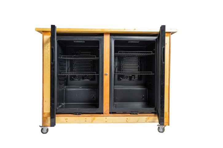 Te Huur Houten bar met twee koelkasten, Hobby en Vrije tijd, Feestartikelen | Verhuur, Nieuw, Ophalen of Verzenden