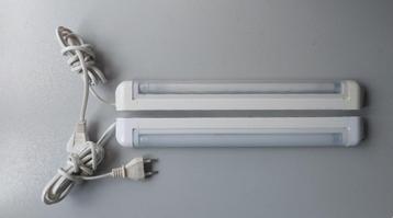 2 x TL-armatuurtje, 230V-8W, 36 cm beschikbaar voor biedingen