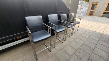 4 barkrukken  beschikbaar voor biedingen