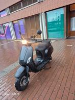 Scoeter, Ophalen of Verzenden, Zo goed als nieuw, Benzine