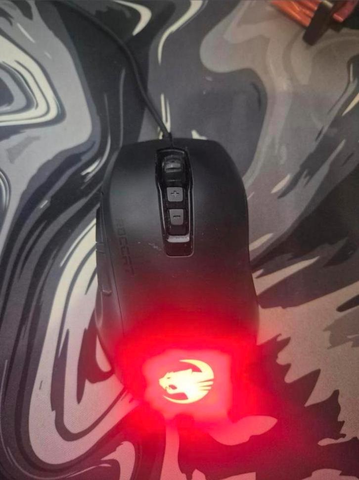 Roccat Kone Pure Ultra | Gaming Muis, Computers en Software, Muizen, Zo goed als nieuw, Muis, Rechtshandig, Bedraad, Gaming muis