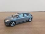 Welly.  RENAULT MEGANE.  grijs metalic., Hobby en Vrije tijd, Modelauto's | 1:43, Ophalen of Verzenden, Zo goed als nieuw, Auto