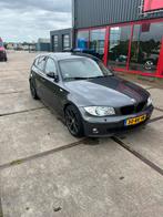 BMW 1-Serie 2.0 118I AUT 2005 Grijs, Auto's, BMW, Achterwielaandrijving, 1995 cc, 4 cilinders, 129 pk