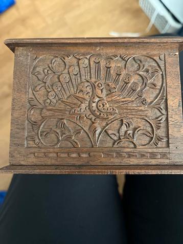 80 jaar oude presenteerdoos voor sigaretten. beschikbaar voor biedingen