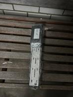 Ouxi v8 accuhouder, Ophalen of Verzenden, Zo goed als nieuw, Hout, Minder dan 3 meter