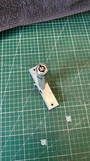 Pachislo slot 10cm zonder sleutel beschikbaar voor biedingen
