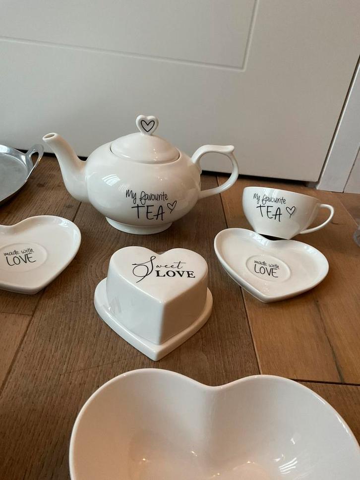 Riviera Maison RM My favorite tea with love heart thee hart, Huis en Inrichting, Keuken | Servies, Nieuw, Compleet servies, Overige stijlen