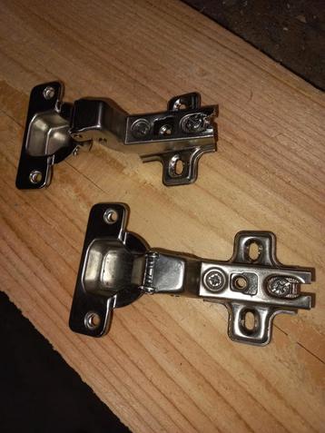 Keukenkast scharnieren  beschikbaar voor biedingen