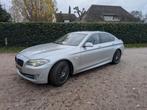 BMW 5-Serie 4.4 I 550 AUT 2010 Grijs, Auto's, Automaat, Euro 5, Achterwielaandrijving, 2000 kg