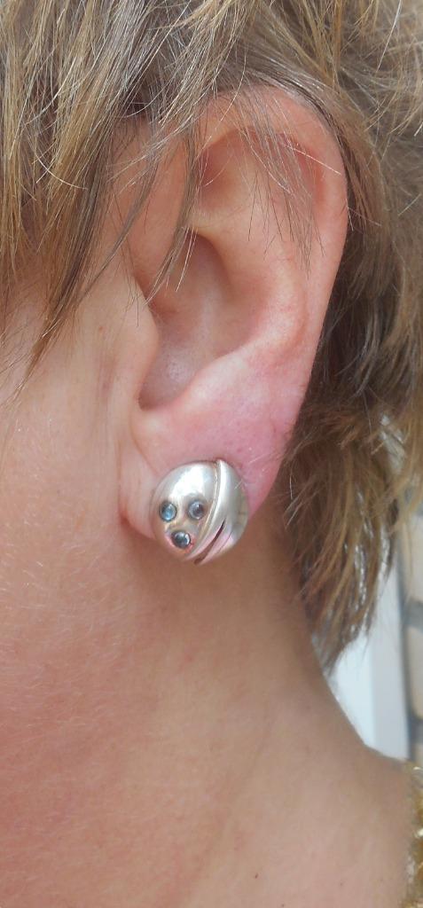 Zilveren modernist oorbellen met blauwe stenen nr.446, Sieraden, Tassen en Uiterlijk, Oorbellen, Zo goed als nieuw, Knopjes of Stekers