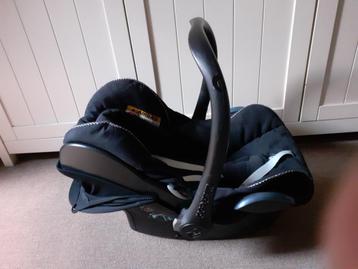 Baby Autostoeltje. Maxi Cosi. 0-13 Kg    beschikbaar voor biedingen